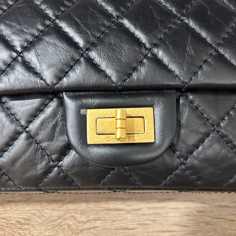 Chanel 黑復古小牛皮2.55霧金釦肩斜背包-8