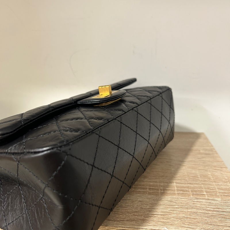 Chanel 黑復古小牛皮2.55霧金釦肩斜背包-10