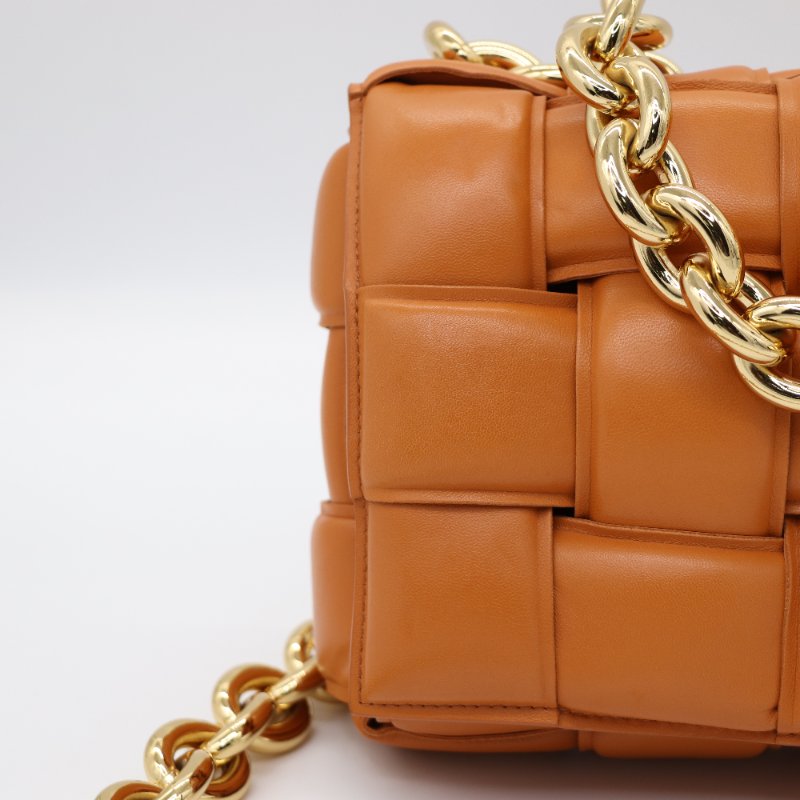 Bottega Veneta 寶緹嘉 Padded Cassette 復古橘 小羊皮編織 金屬鏈條 枕頭包 單肩包-3