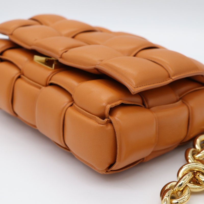Bottega Veneta 寶緹嘉 Padded Cassette 復古橘 小羊皮編織 金屬鏈條 枕頭包 單肩包-6