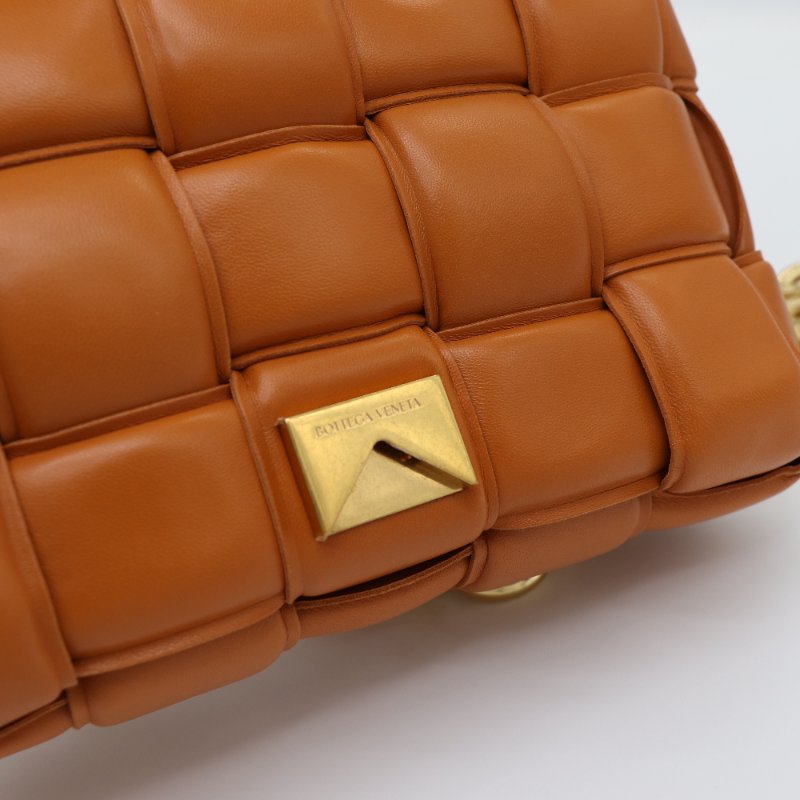 Bottega Veneta 寶緹嘉 Padded Cassette 復古橘 小羊皮編織 金屬鏈條 枕頭包 單肩包-9