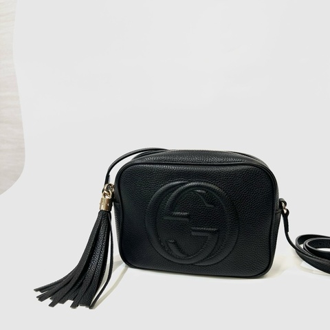Gucci 黑牛皮Soho Disco淡金釦流蘇相機包