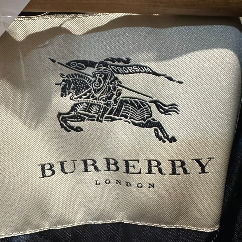 【美收精品】BURBERRY 黑色長版亮面風衣外套 4-122【隔月月中將轉賣至日本 上架期限30天】-2