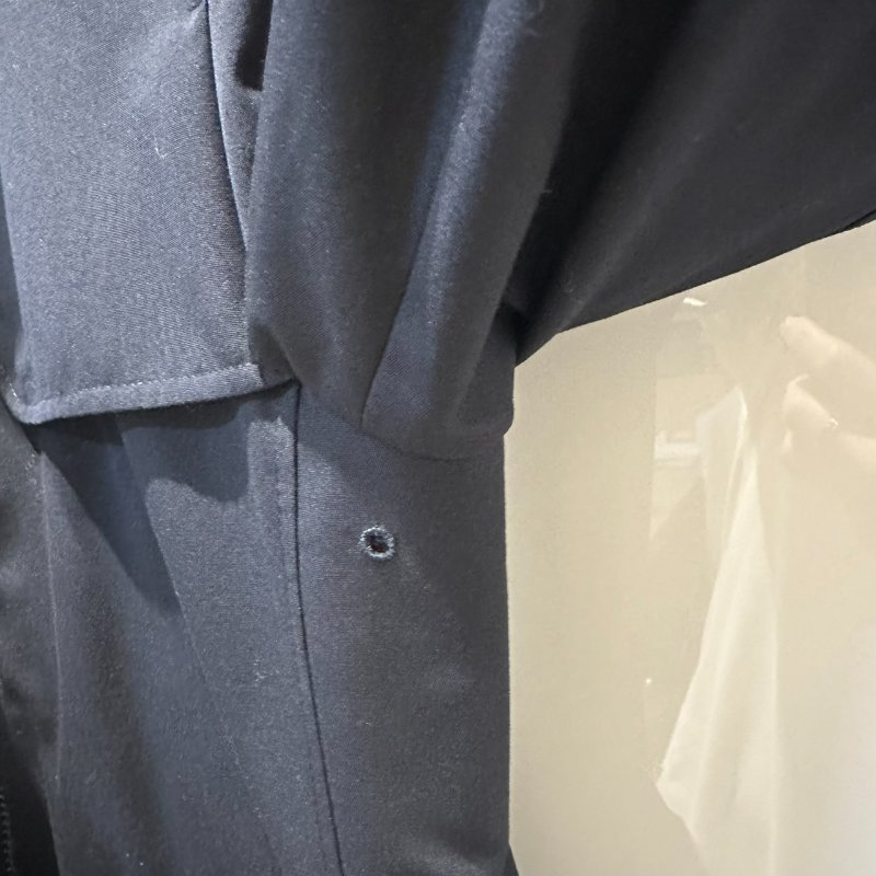 【美收精品】BURBERRY 黑色長版亮面風衣外套 4-122【隔月月中將轉賣至日本 上架期限30天】-8