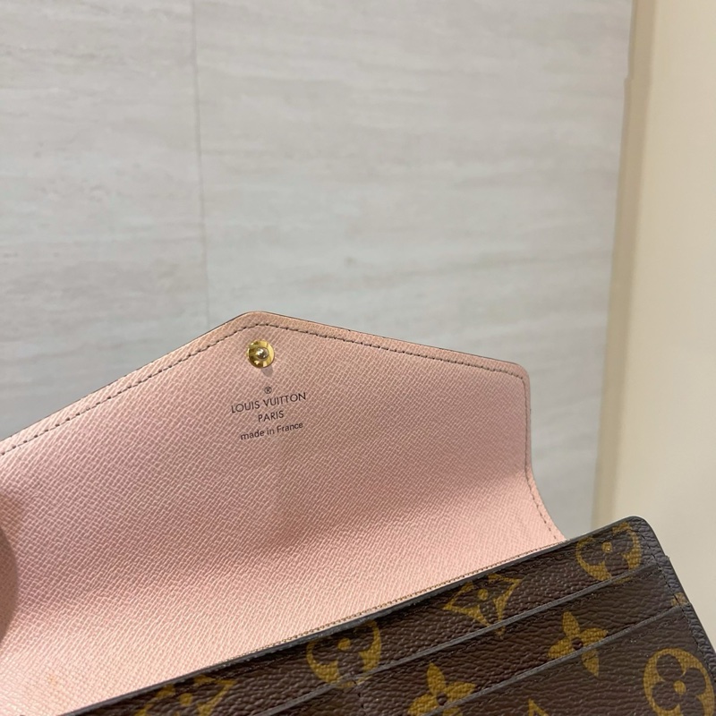 LV 原花內芭蕾粉金釦下蓋16卡信封Sarah長夾M62235-8
