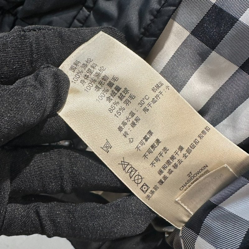 【美收精品】BURBERRY 黑色羽絨短版外套 4-147【隔月月中將轉賣至日本 上架期限30天】-7
