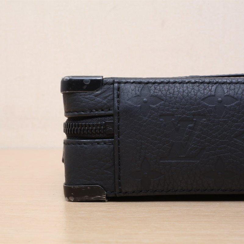 LOUIS VUITTON HandleSoftTrunk手提盒子包黑色牛皮晶片老花壓紋肩背包-2