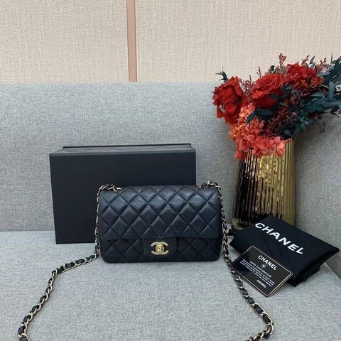 Chanel香奈兒大mini黑金羊皮鏈條包，鐳射31開