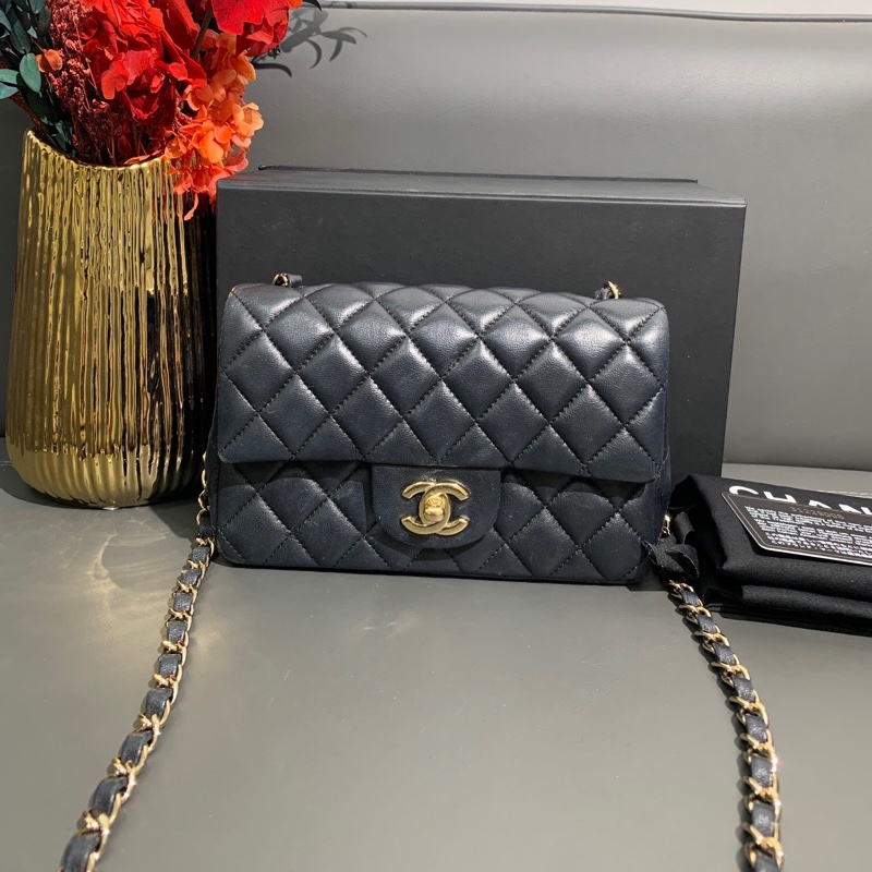 Chanel香奈兒大mini黑金羊皮鏈條包,鐳射31開-2