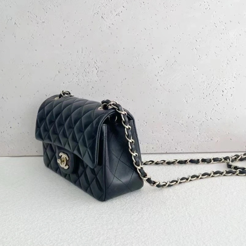 Chanel香奈兒大mini黑金羊皮鏈條包,鐳射31開-4