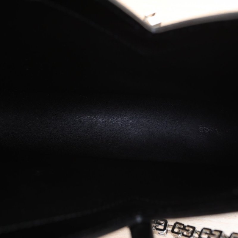 GIVENCHY CUT-OUT小號27黑色牛皮銀扣肩背包-5