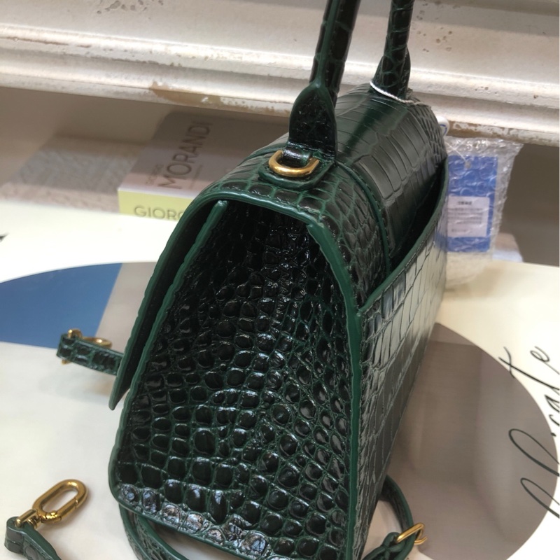 巴黎世家 深绿色闪亮鳄鱼纹压纹牛皮革小号沙漏包-6