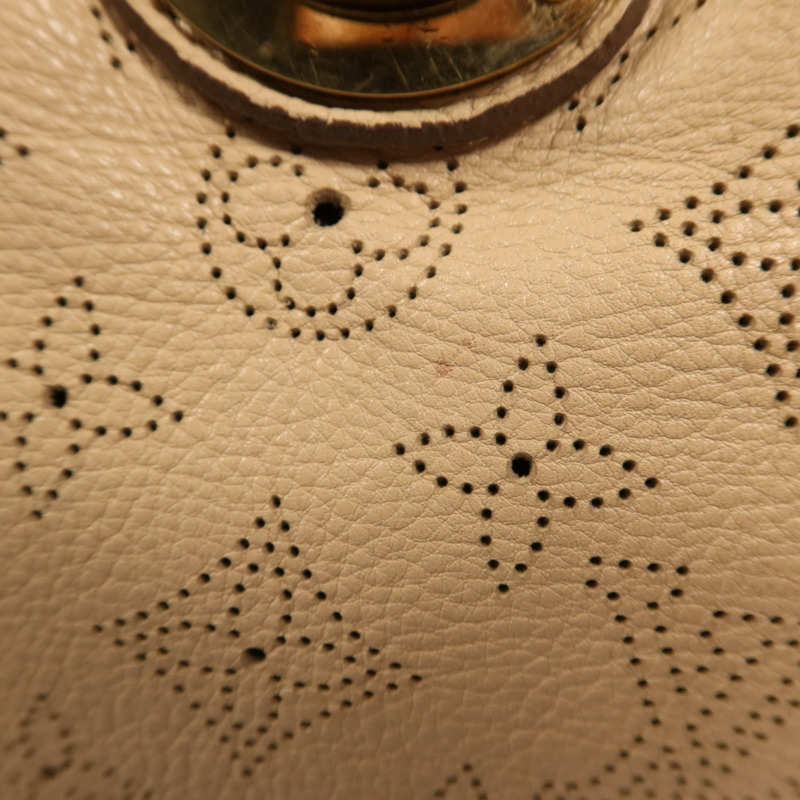 LOUIS VUITTON Mahina Seal PM金扣手挽袋-9