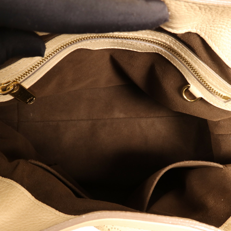 LOUIS VUITTON Mahina Seal PM金扣手挽袋-11