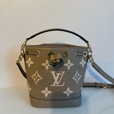 LV M46291斑鳩灰/米白nano水桶包