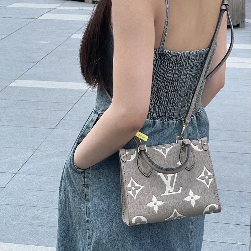 LV on the go bb 大象灰粉 99新❤️NFC晶片款-1