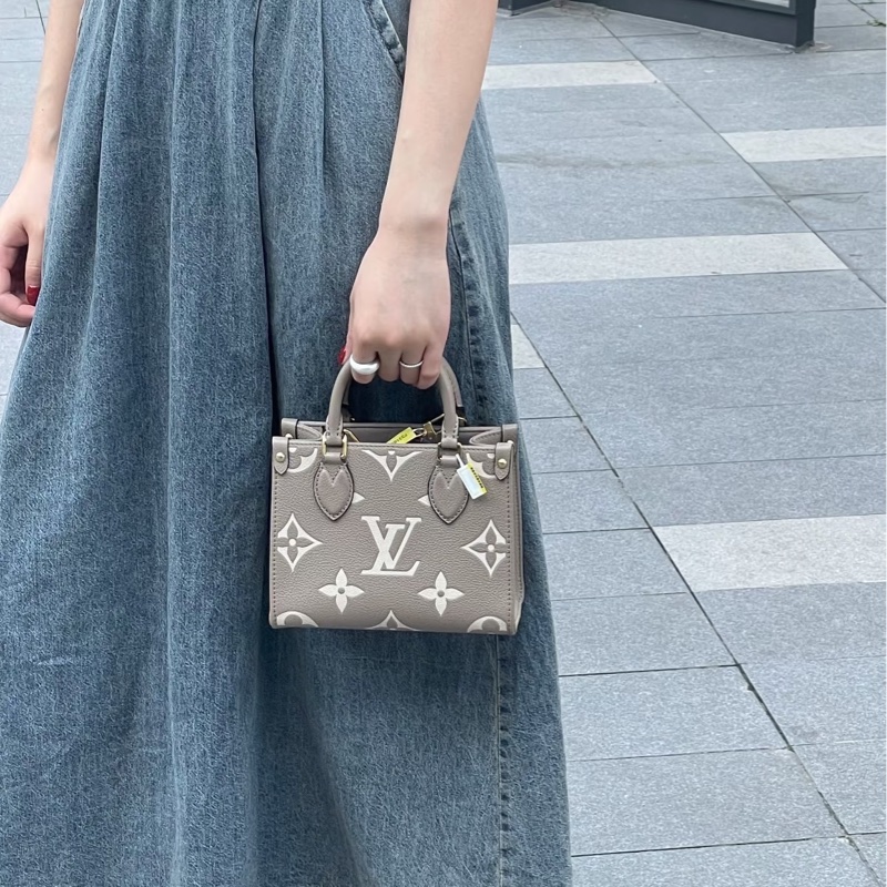 LV on the go bb 大象灰粉 99新❤️NFC晶片款-2