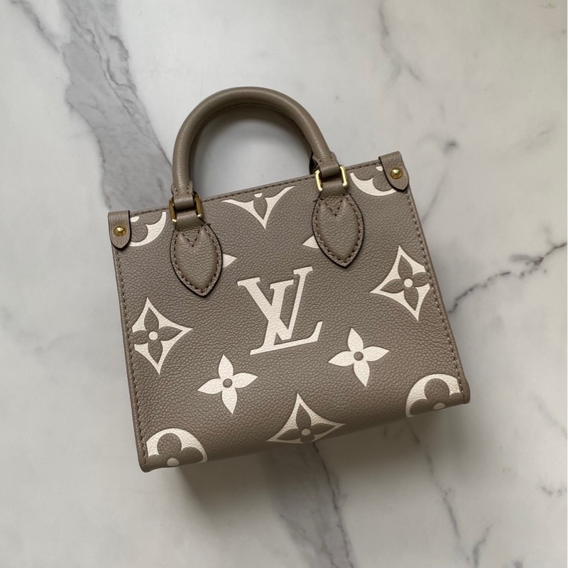 LV on the go bb 大象灰粉 99新❤️NFC晶片款-3