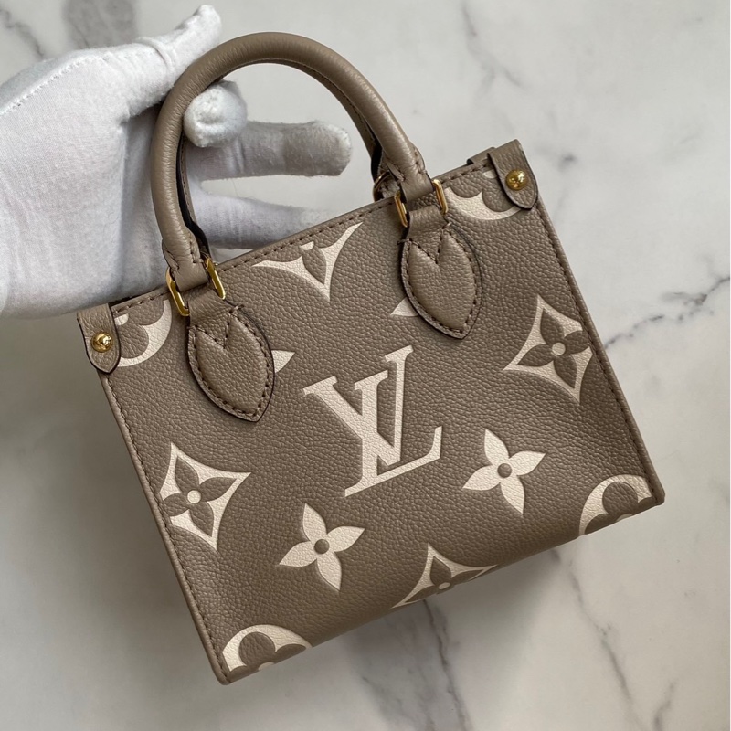 LV on the go bb 大象灰粉 99新❤️NFC晶片款-4