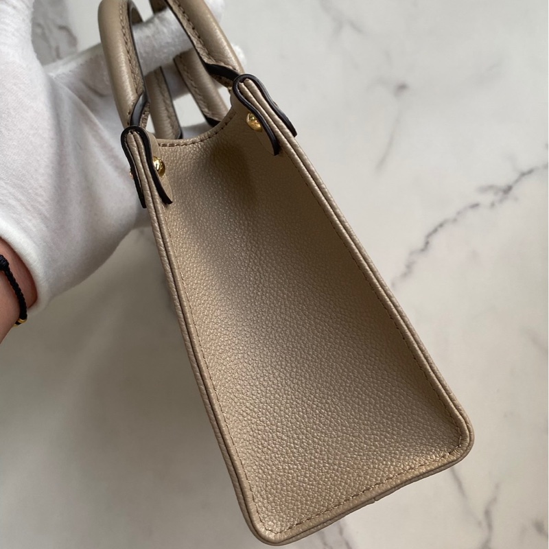 LV on the go bb 大象灰粉 99新❤️NFC晶片款-6