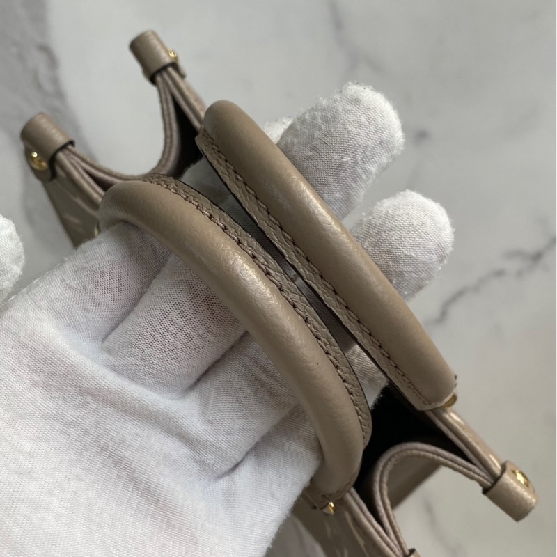 LV on the go bb 大象灰粉 99新❤️NFC晶片款-8
