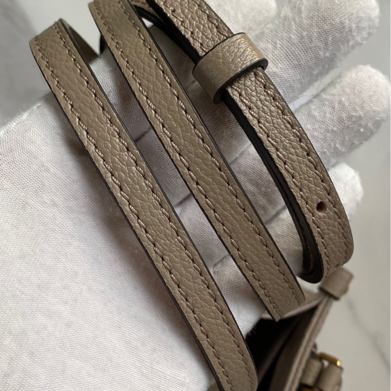 LV on the go bb 大象灰粉 99新❤️NFC晶片款-32