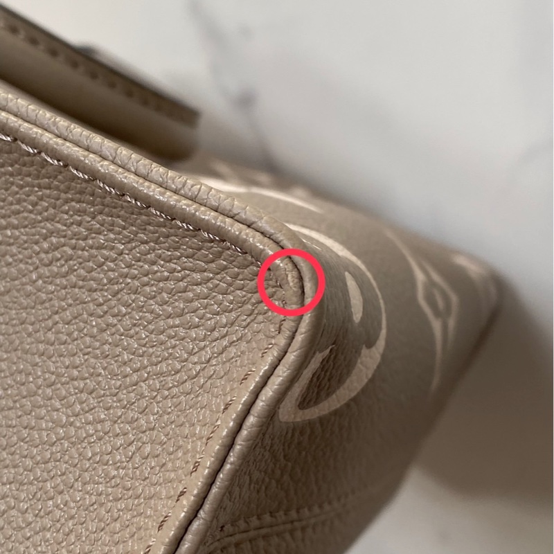 LV on the go bb 大象灰粉 99新❤️NFC晶片款-35