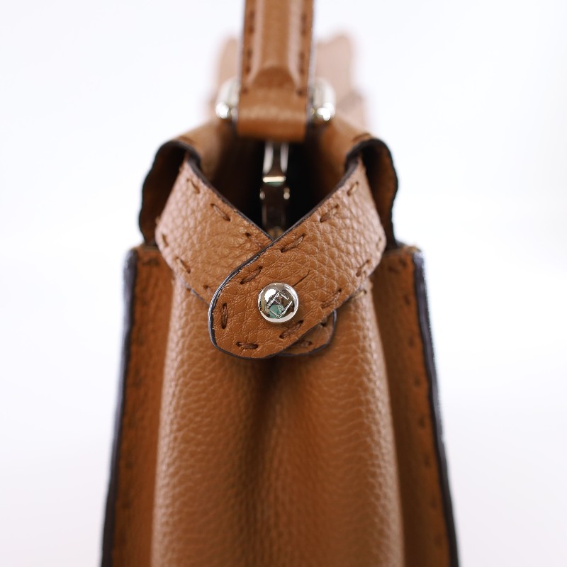 FENDI Peekaboo焦糖色銀扣中外縫線手提包 肩背包-13