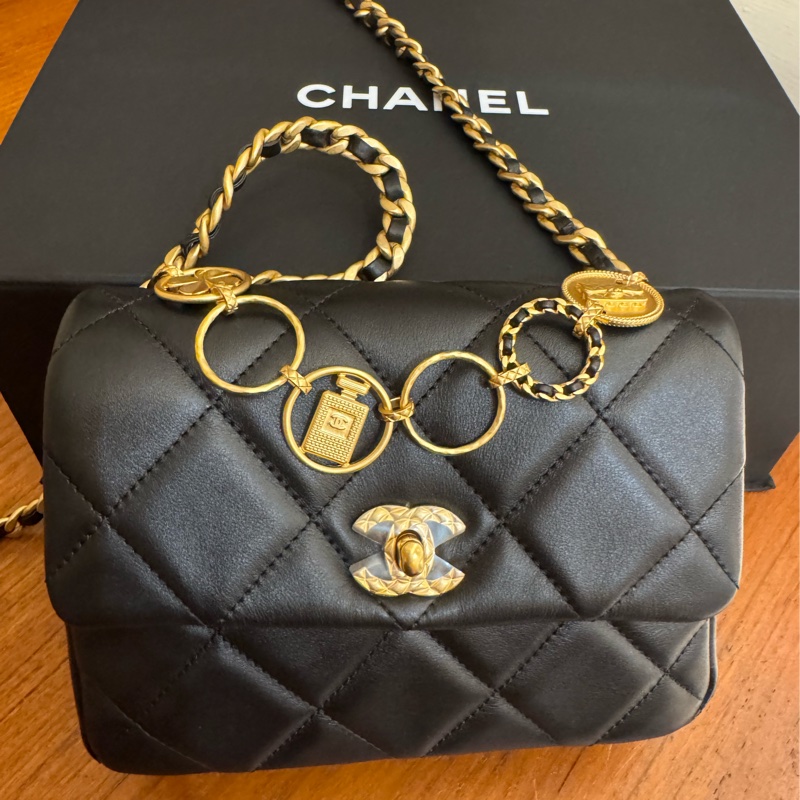 chanel黑菱格金雙C圓圈提把斜背包-1