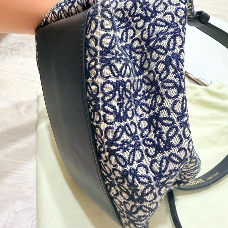 羅意威Loewe手提便當盒深藍色-3