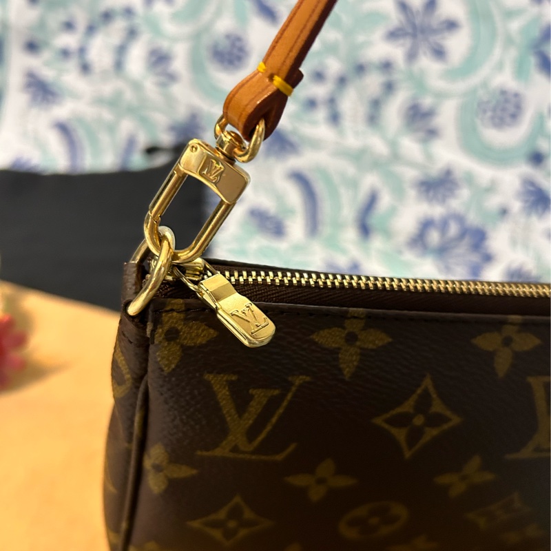 美🌺LV依舊熱賣款的麻將包 （大款）有防塵袋-31