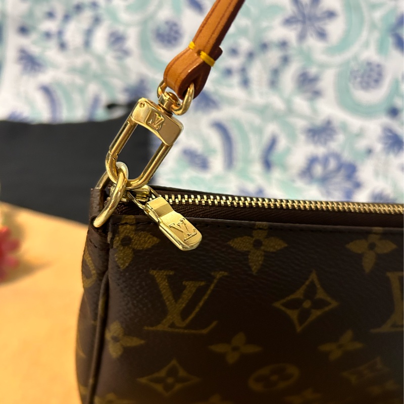 美🌺LV依舊熱賣款的麻將包 （大款）有防塵袋-22