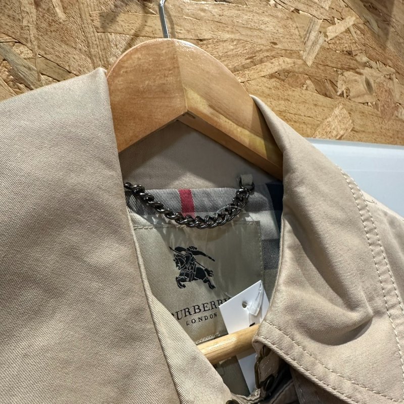 【美收精品】BURBERRY 卡其色短袖風衣 4-106【隔月月中將轉賣至日本 上架期限30天】-2