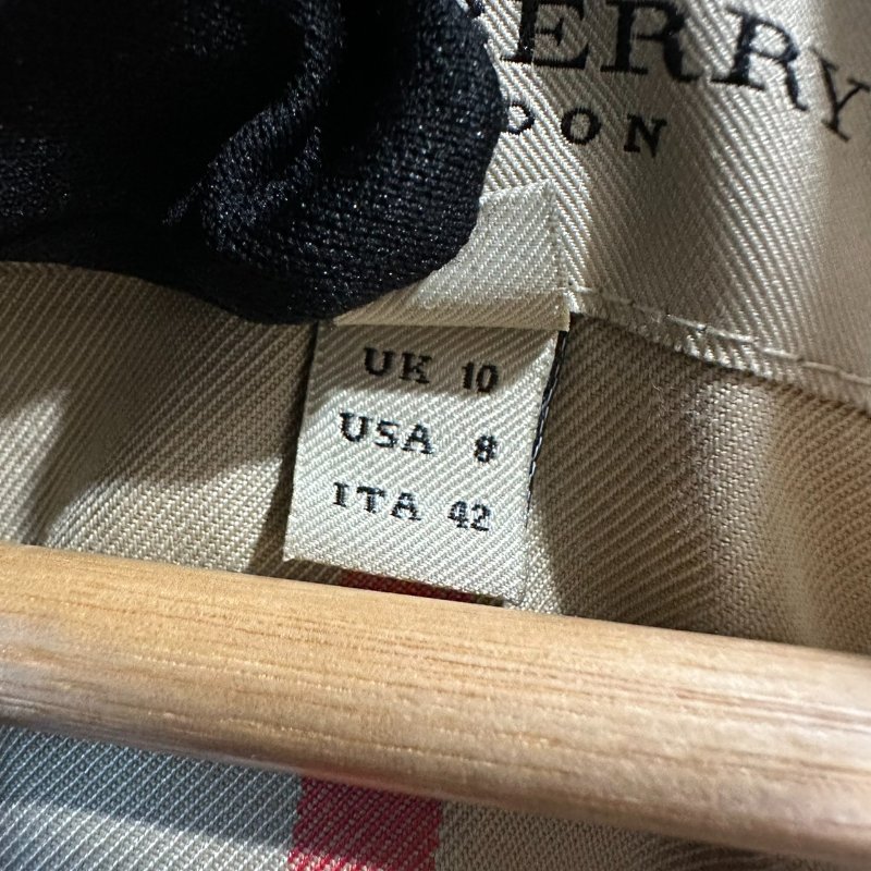 【美收精品】BURBERRY 卡其色短袖風衣 4-106【隔月月中將轉賣至日本 上架期限30天】-6