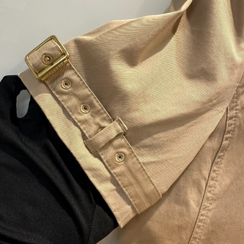 【美收精品】BURBERRY 卡其色短袖風衣 4-106【隔月月中將轉賣至日本 上架期限30天】-9