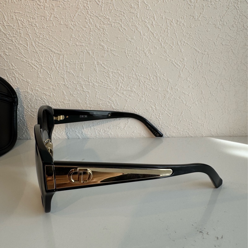 Dior黑色側邊金logo墨鏡🕶️-2