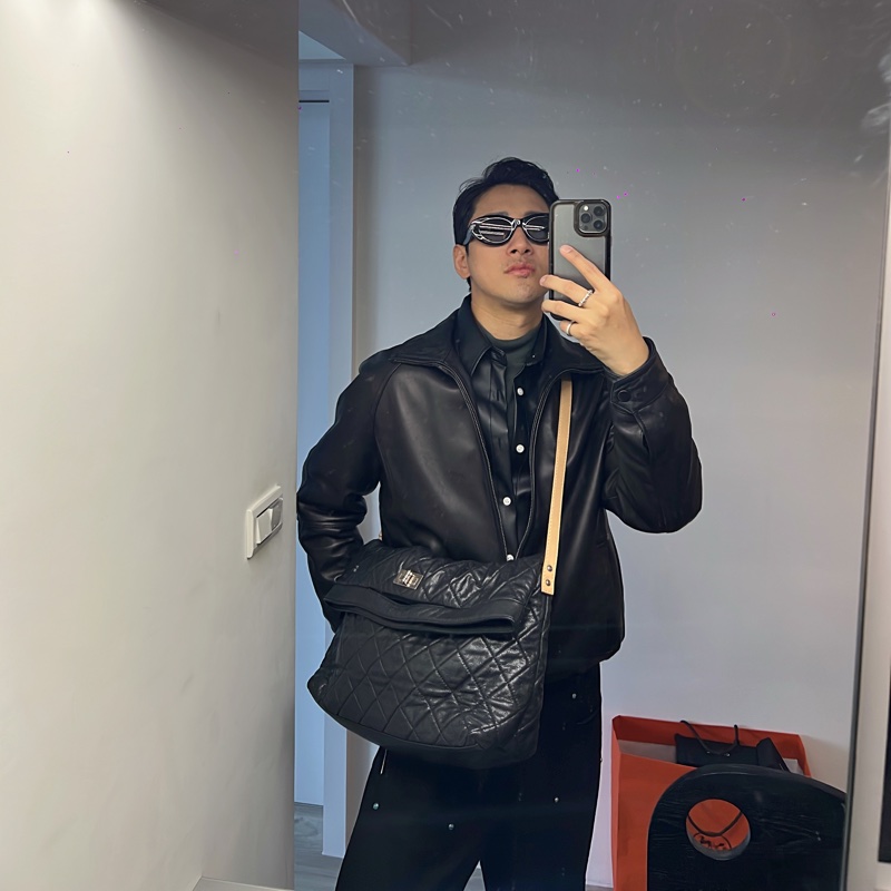 黑色絎縫魚子醬皮革 Reissue 2.55 手提斜背單肩包 #割愛價58800配銀色做舊金屬配件 時髦到不行-21