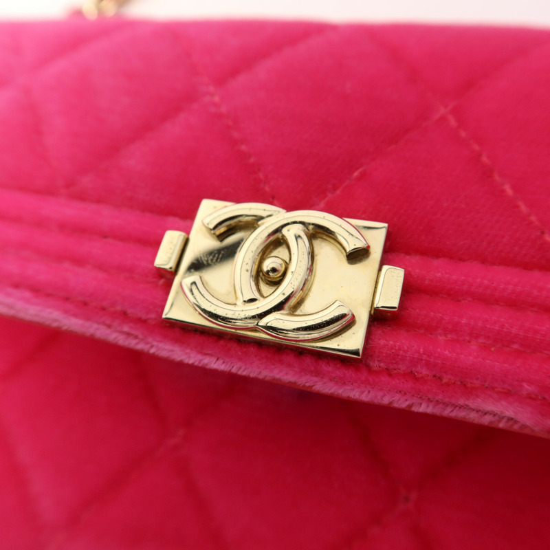 CHANEL 天鵝絨Boy WOC Wallet On Chain銀扣肩背袋-10
