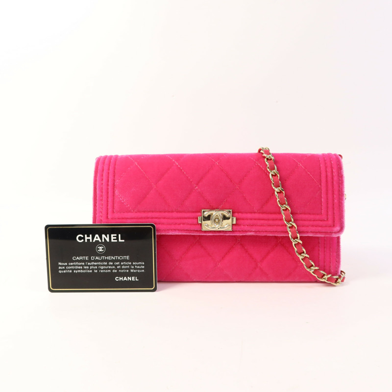 CHANEL 天鵝絨Boy WOC Wallet On Chain銀扣肩背袋-23