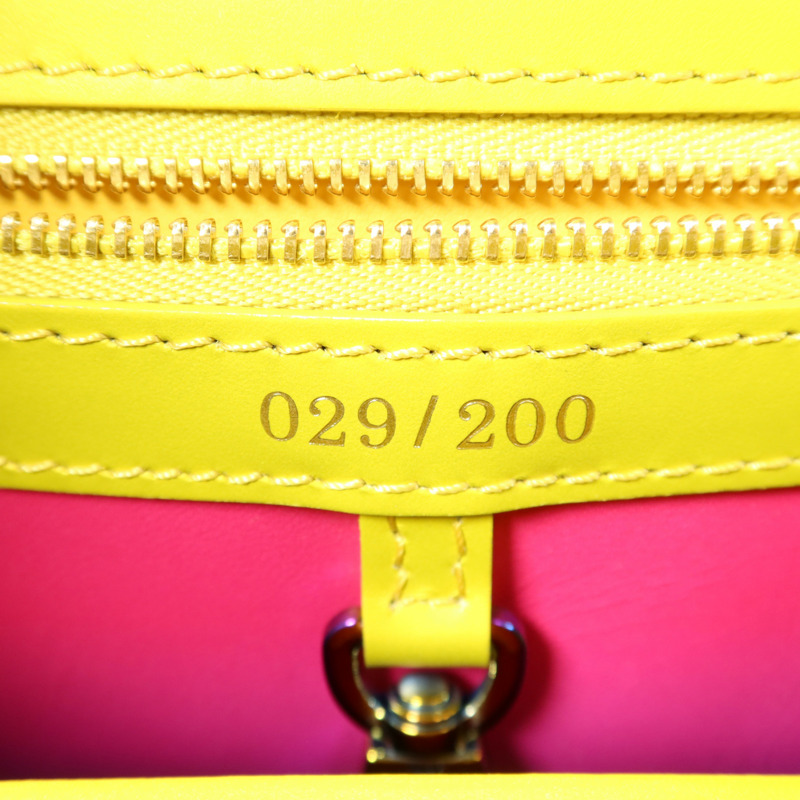 LOUIS VUITTON 牛皮皮革Bolsa Capucines MM手挽肩背兩用袋-7