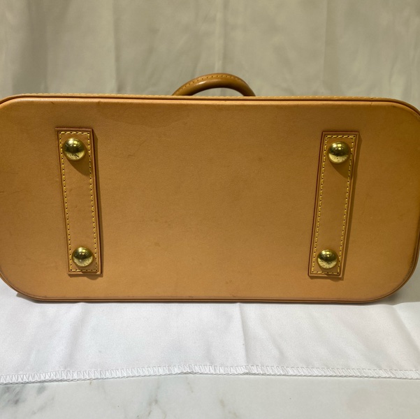 Lv Alma PM 貝殼包-8