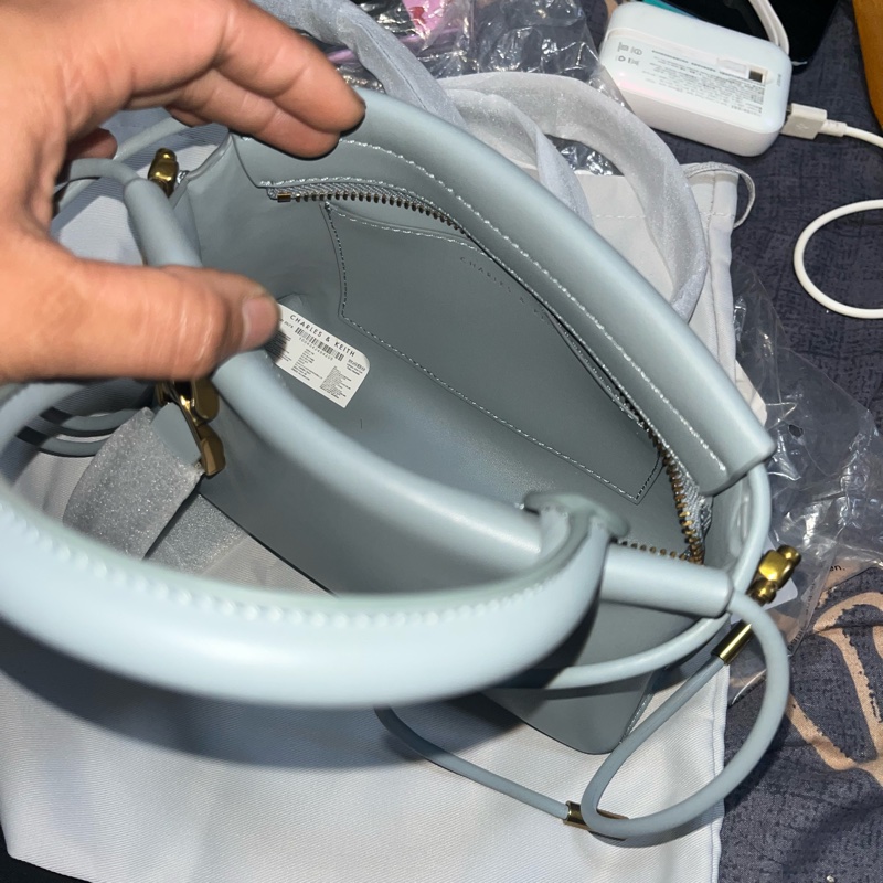 CHARLES & KEITH的方形斜背手提包-4