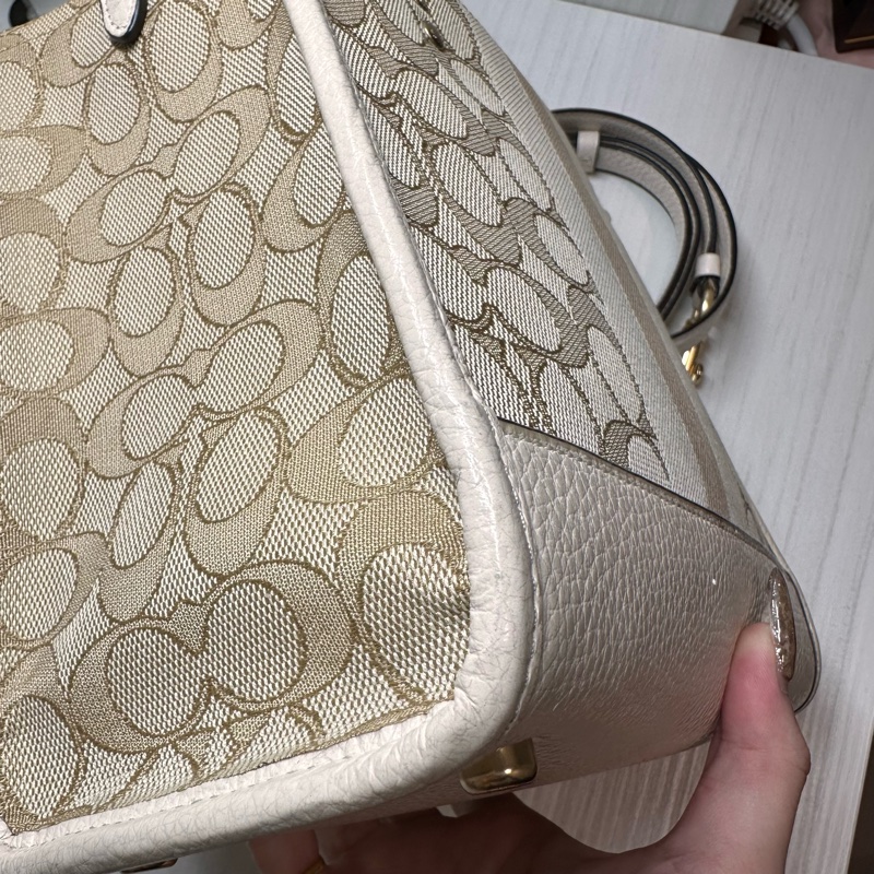 coach奶茶色托特包-26