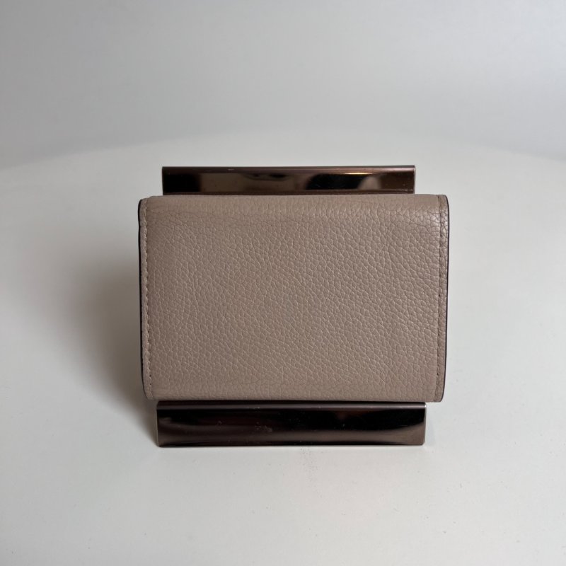 LV M69340/晶片款 杏色Lockme信封迷你三折短夾-1