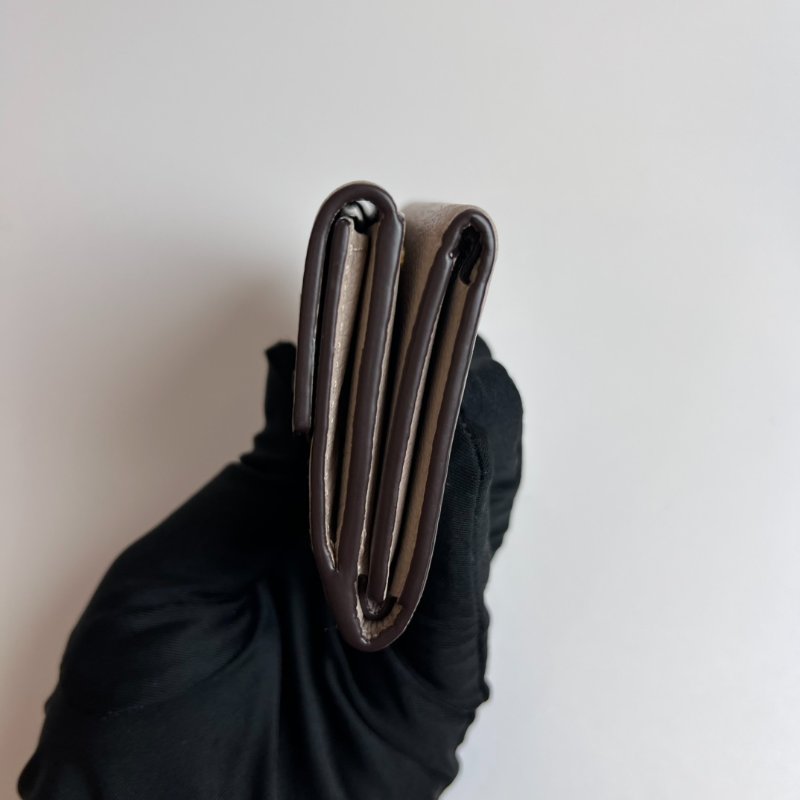 LV M69340/晶片款 杏色Lockme信封迷你三折短夾-2