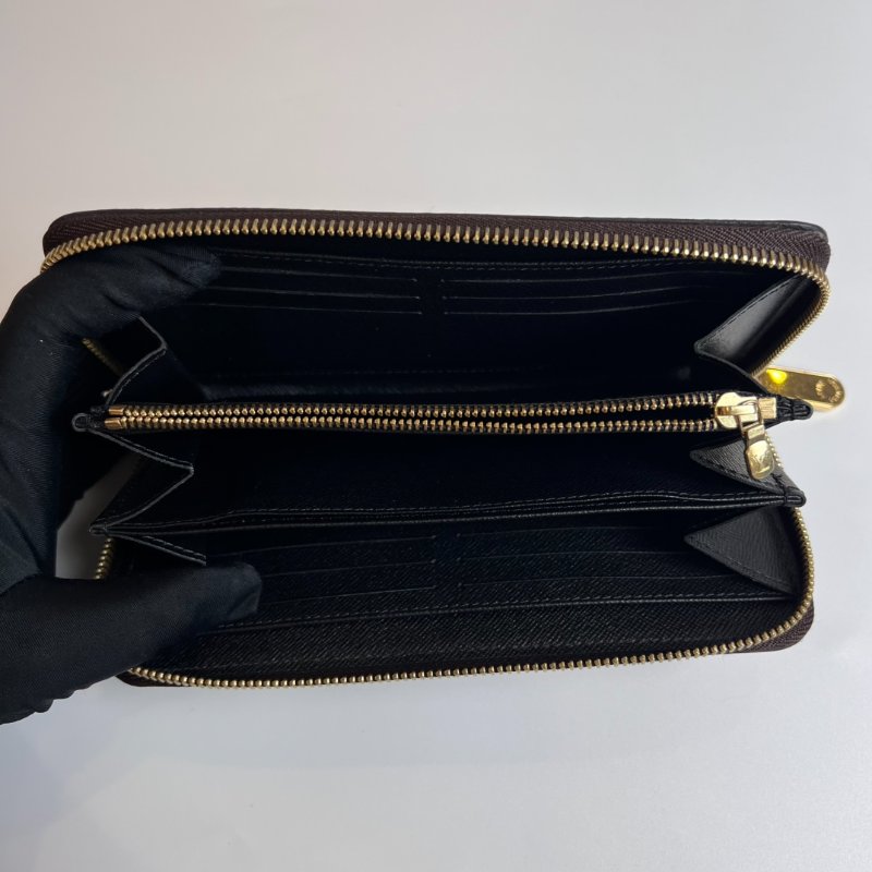 LV M69353/晶片款Reverse大logoㄇ拉長夾-5