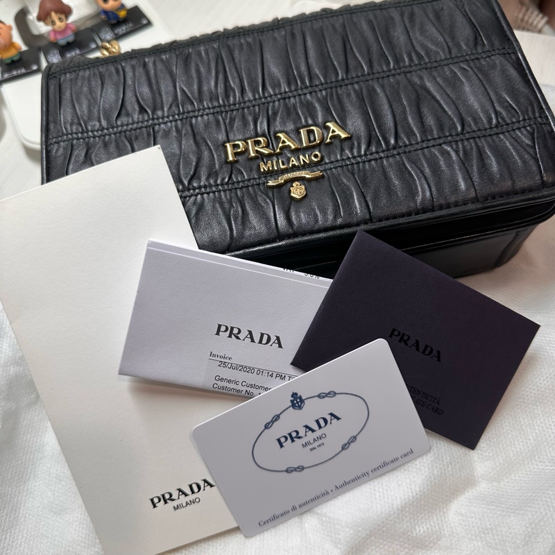 Prada皮革鏈條肩背包可斜背-0