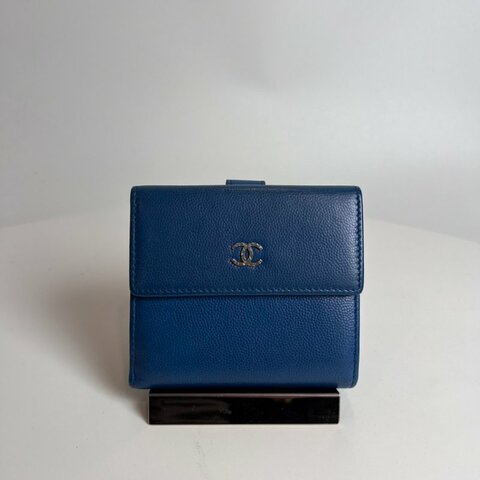 CHANEL 藍牛皮對開短夾 16開