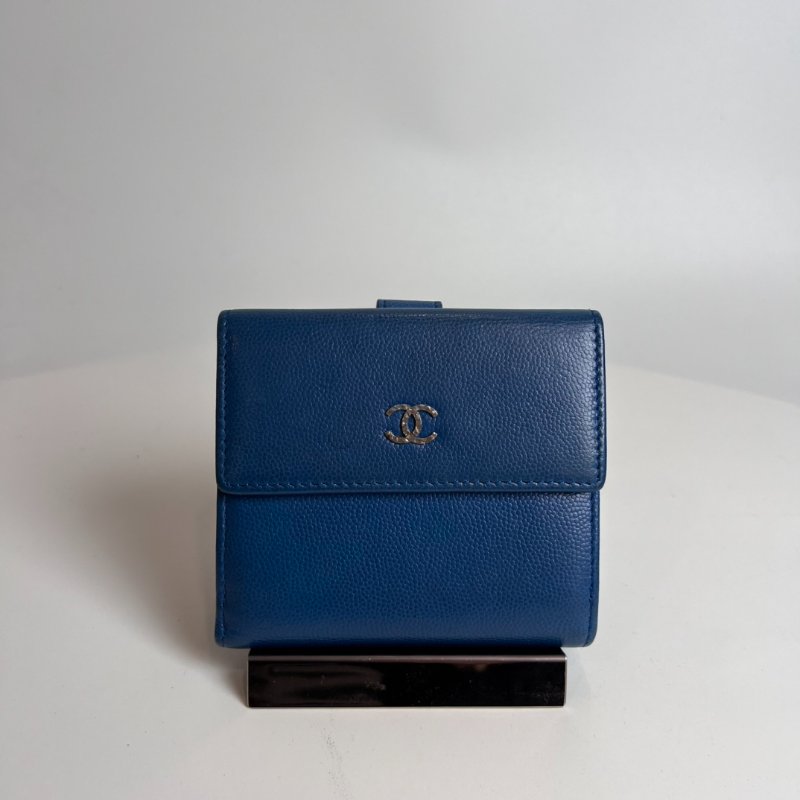 CHANEL 藍牛皮對開短夾 16開-0