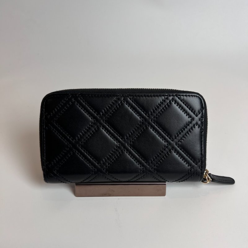 CHANEL 菱格紋外縫線ㄇ拉中夾黑羊皮24開-1